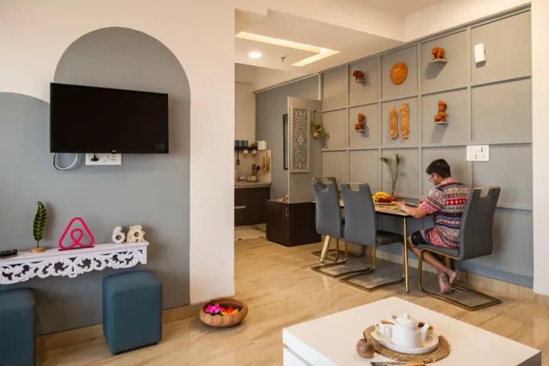 Artistic Haven | 1BHK Apartment by da alohas