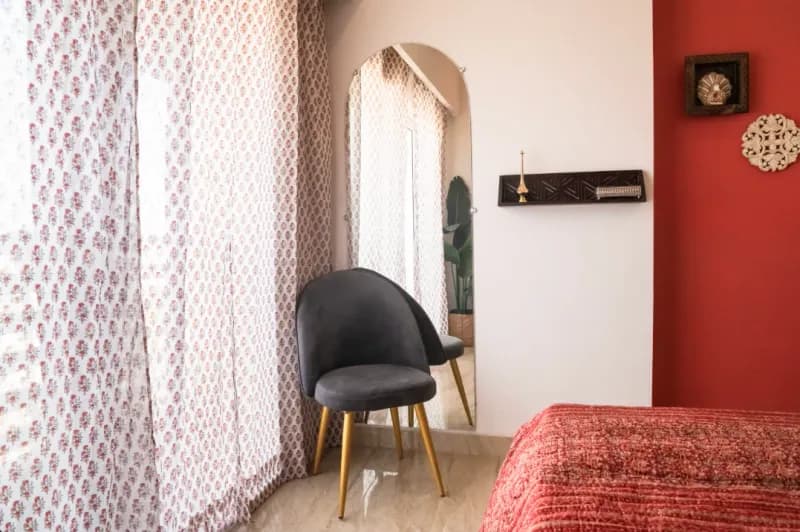 Artistic Haven | 1BHK Apartment by da alohas